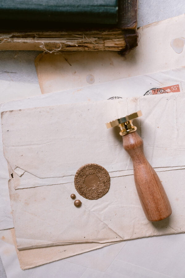 vintage-wreath-wax-seal-stamp