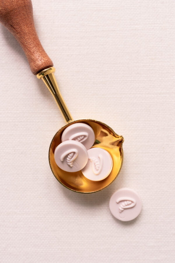 MAUVE-BLUSH SEALING WAX BEADS